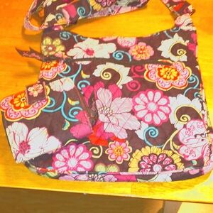 Very pretty Vera Bradley crossbody bag retired red flower print, matching wallet
